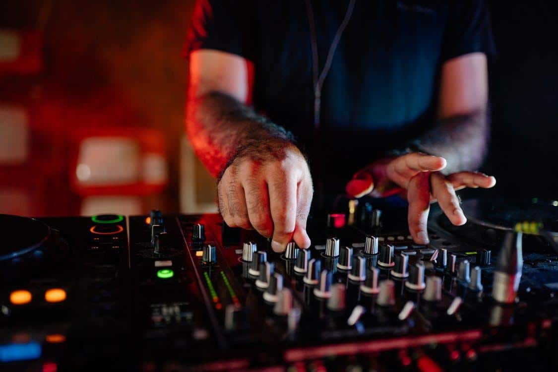 The Ultimate Guide to the Best DJ Equipment in the World